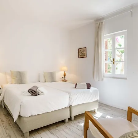 Dominique & Carlos Place