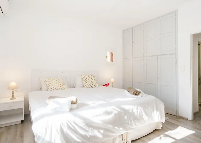 Dominique & Carlos Place * Mykonos Town